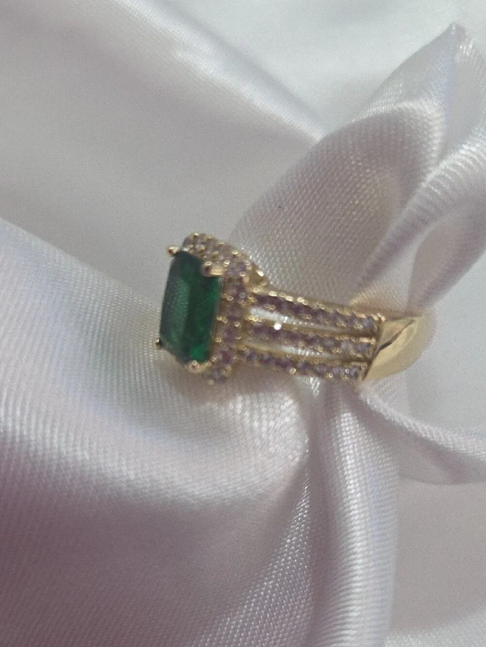 18K Laminated Green Emerald-Cut Halo Ring with Gold Band Size 7